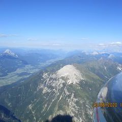 Flugwegposition um 16:10:37: Aufgenommen in der Nähe von Gemeinde Kötschach-Mauthen, Österreich in 2766 Meter